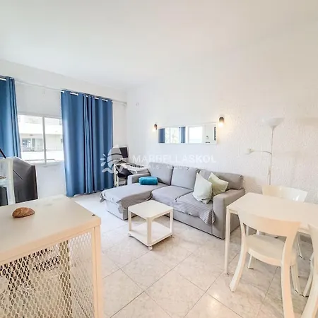 Apartament Skol *